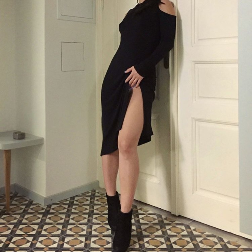 Long Black Dress w Slit